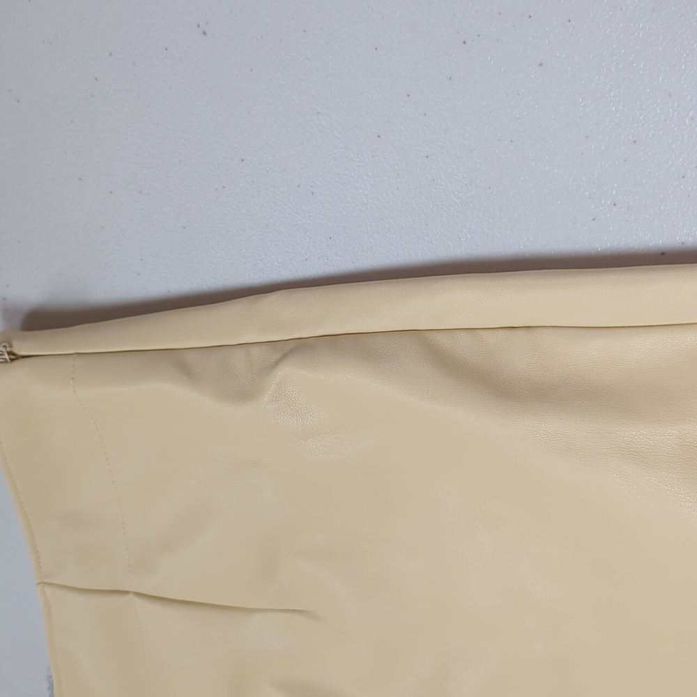 Abercrombie & Fitch Cream Mini Skirt - Picture 10 of 10